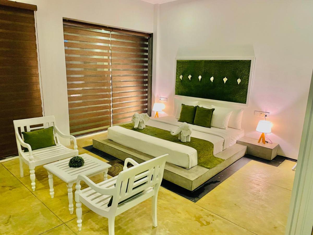 8 Plus Motels Негомбо Екстер'єр фото