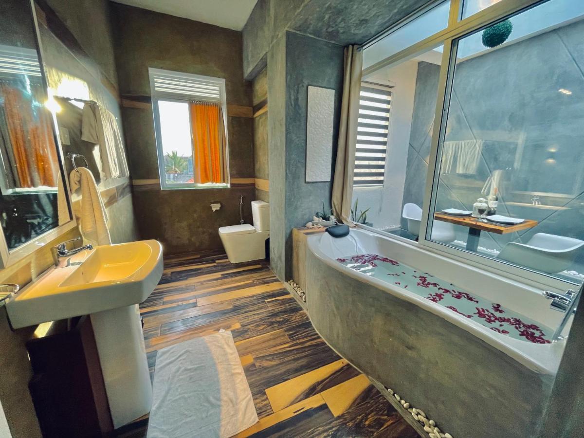 8 Plus Motels Негомбо Екстер'єр фото