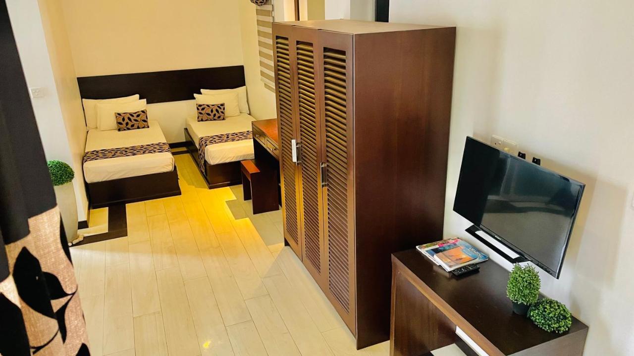 8 Plus Motels Негомбо Екстер'єр фото