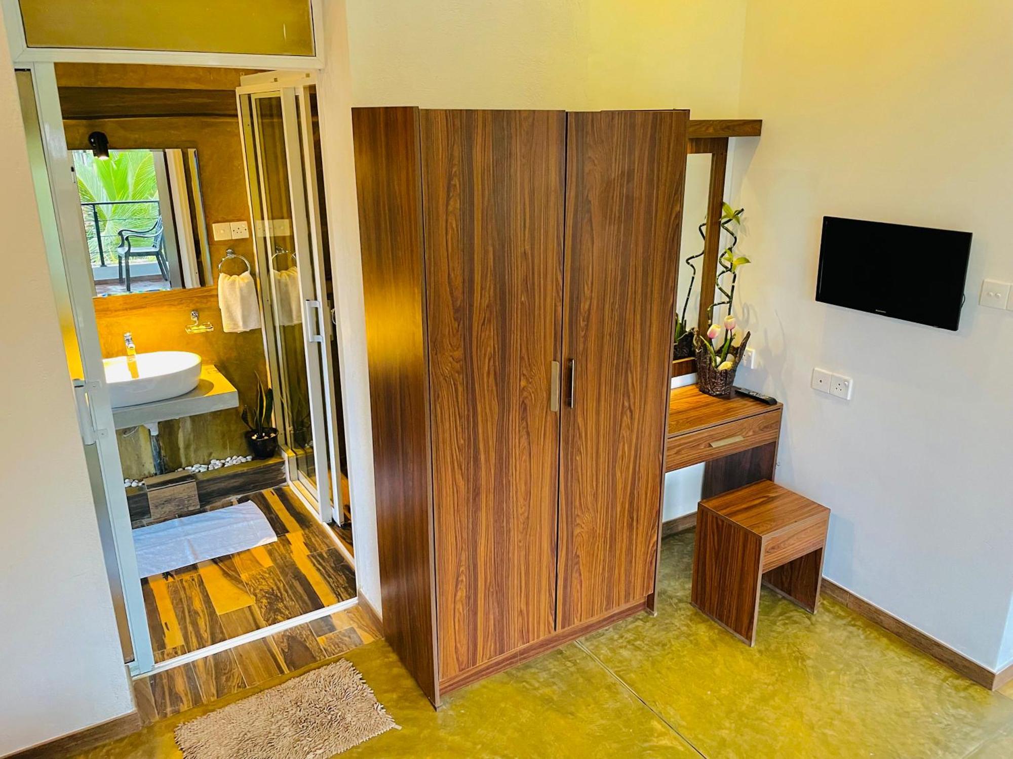 8 Plus Motels Негомбо Екстер'єр фото