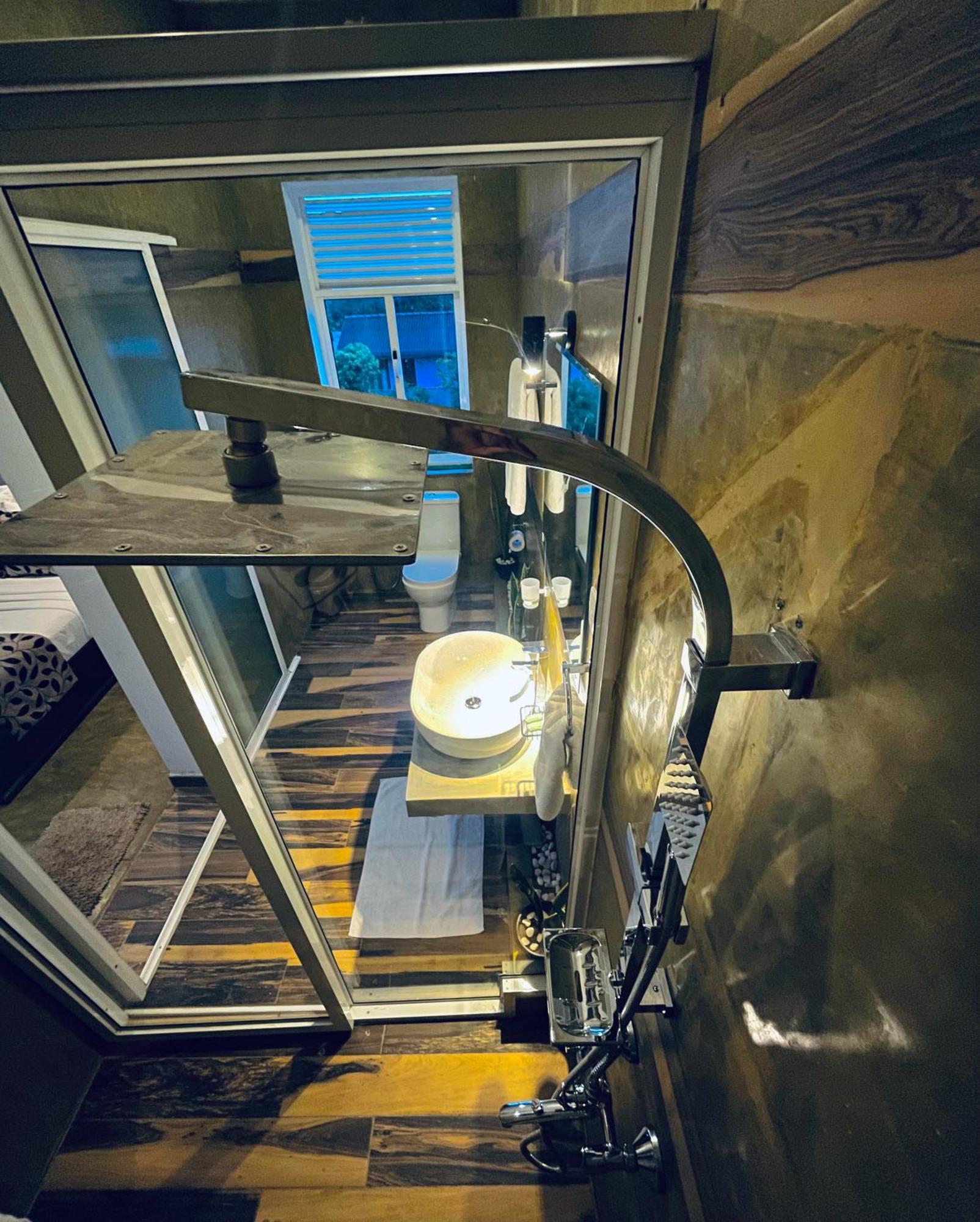 8 Plus Motels Негомбо Екстер'єр фото