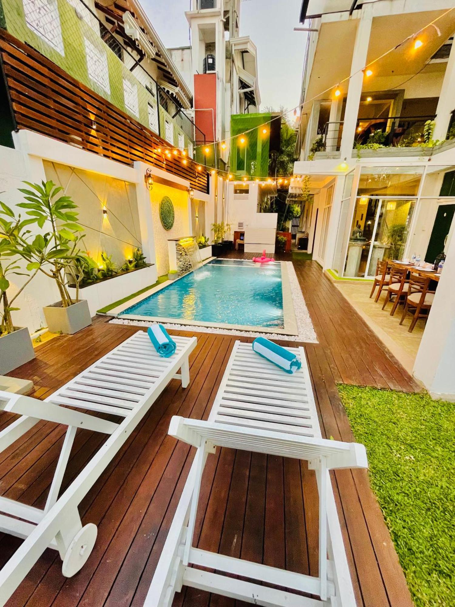 8 Plus Motels Негомбо Екстер'єр фото