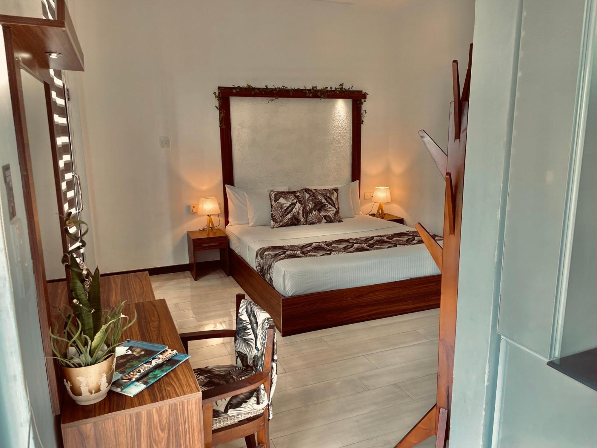 8 Plus Motels Негомбо Екстер'єр фото
