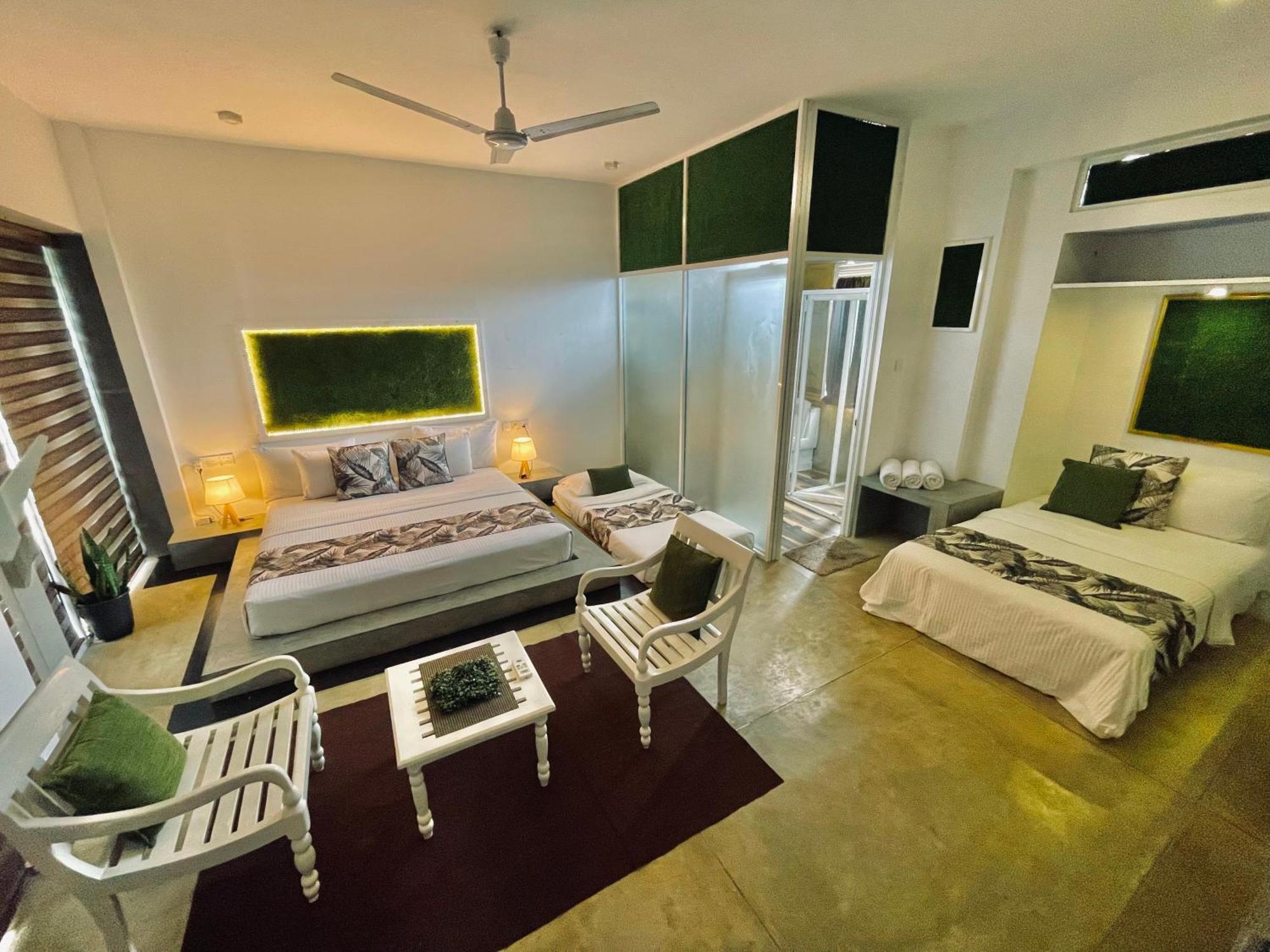 8 Plus Motels Негомбо Екстер'єр фото
