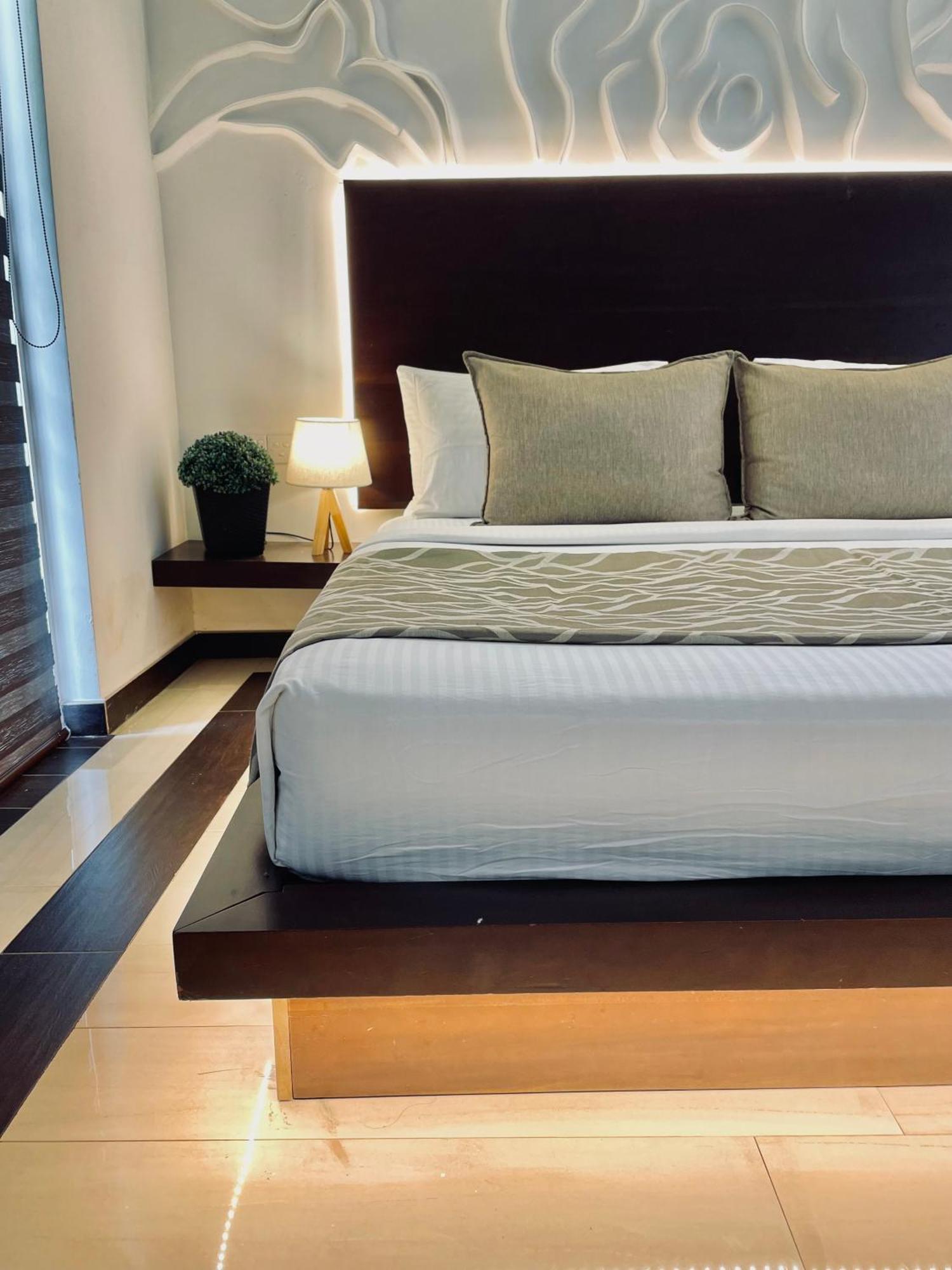 8 Plus Motels Негомбо Екстер'єр фото