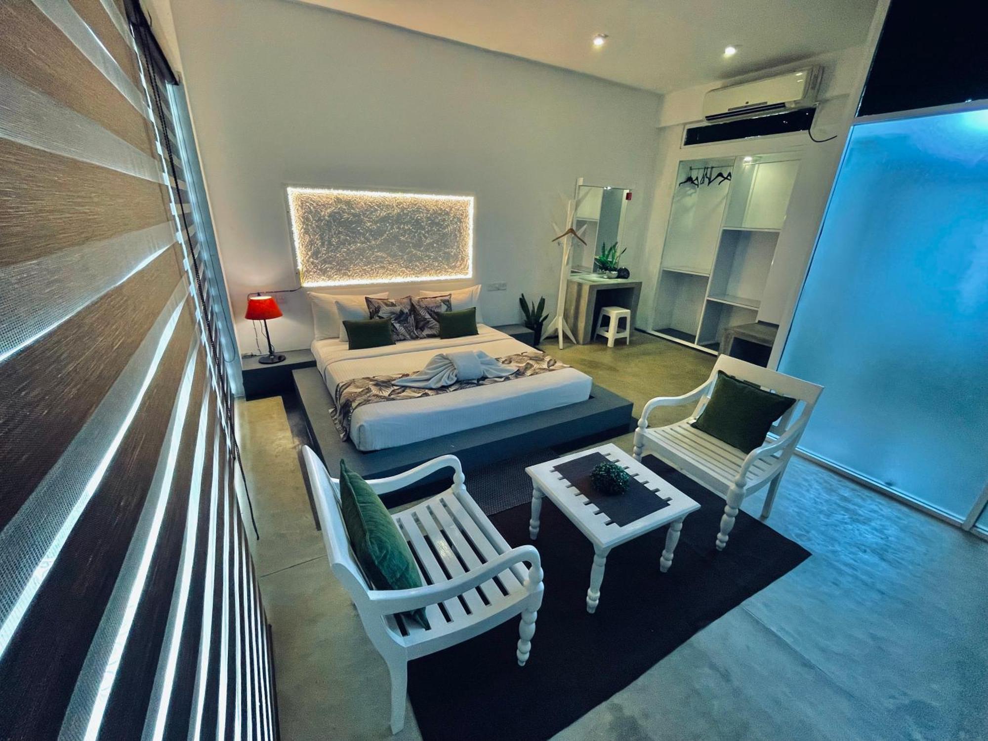 8 Plus Motels Негомбо Екстер'єр фото