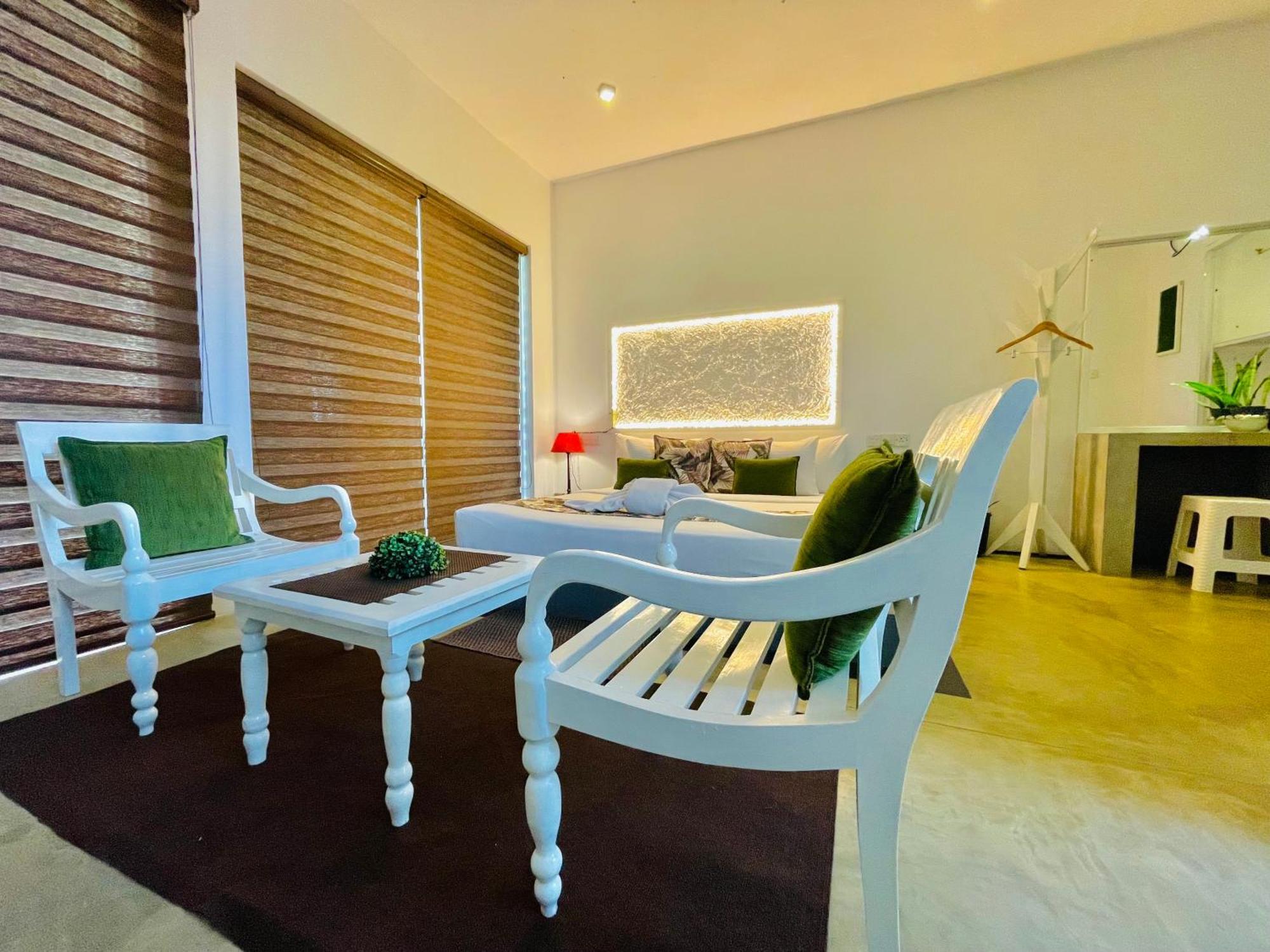 8 Plus Motels Негомбо Екстер'єр фото
